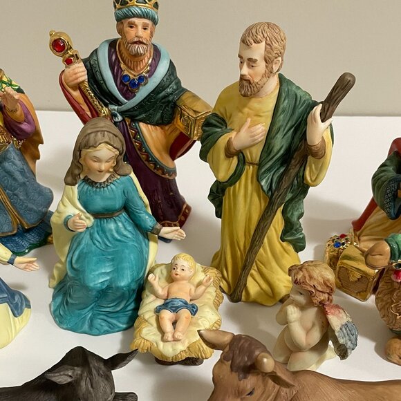 13 Piece Christmas Holiday Holy Nativity Set Ceramic Porcelain - Picture 6 of 11
